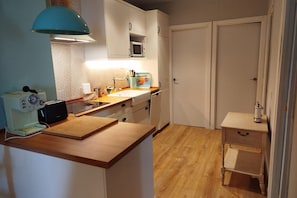 Fridge, oven, dishwasher - R2R-Apartment Near the Ocean-14A12 (Lastres)