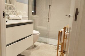 Shower - R2R-Apartment Near the Ocean-14A12 (Lastres)