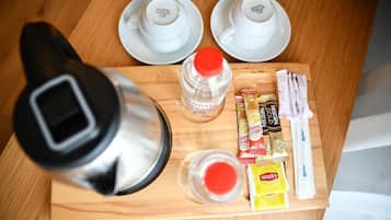 Suite, 1 Double Bed with Sofa bed, Balcony, City View | Coffee and/or coffee maker