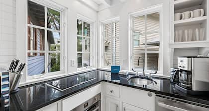 NEW South of 30-A: Walk to Beach, Pools and Shops. Renovated on Boardwalk F