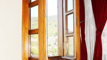 Double Room | Desk, free WiFi