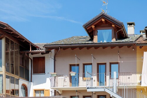 The Mountain House - Vista Castello e Montagne, Eleganza Alpina ad Aymavilles