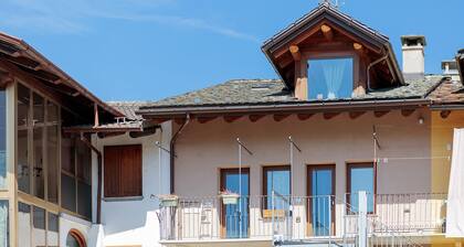 The Mountain House – Castle & Mountain View, Alpine Elegance in Aymavilles