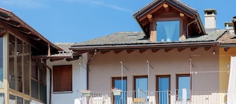The Mountain House – Castle & Mountain View, Alpine Elegance in Aymavilles