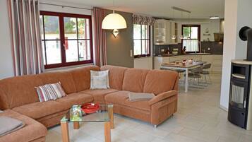 TV, fireplace, DVD player, stereo