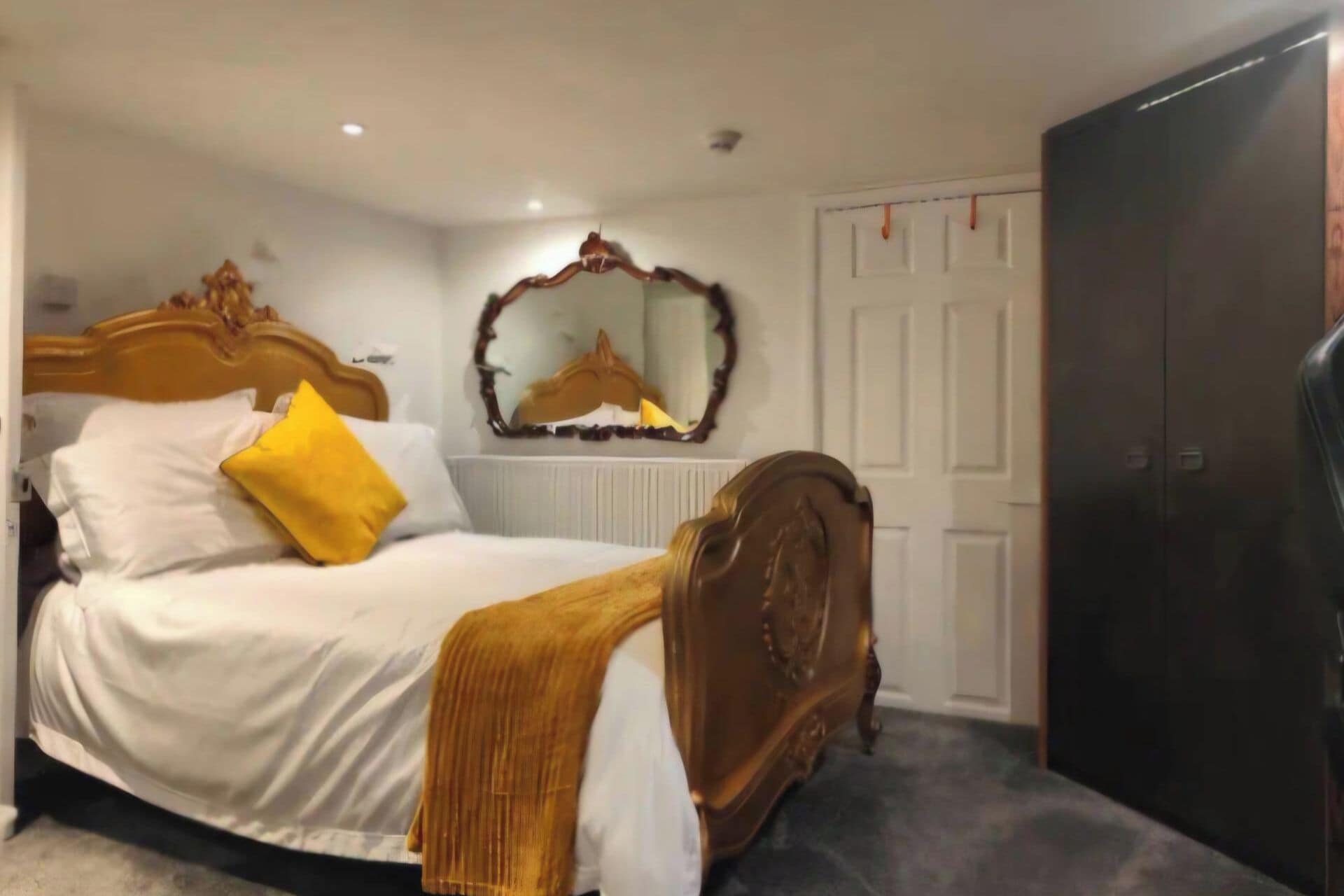 1 bedroom, WiFi (free), bed sheets