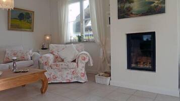 TV, fireplace, DVD player