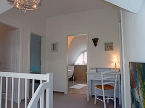 Interior - Vacation home with a fireplace, about 400 meters from the sandy beach, with a washing machine and Wi-Fi (Glowe)