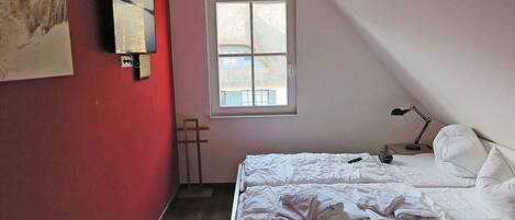 4 habitaciones, cuna de viaje y wifi gratis