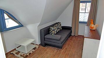 Fernseher, Kamin, Stereoanlage