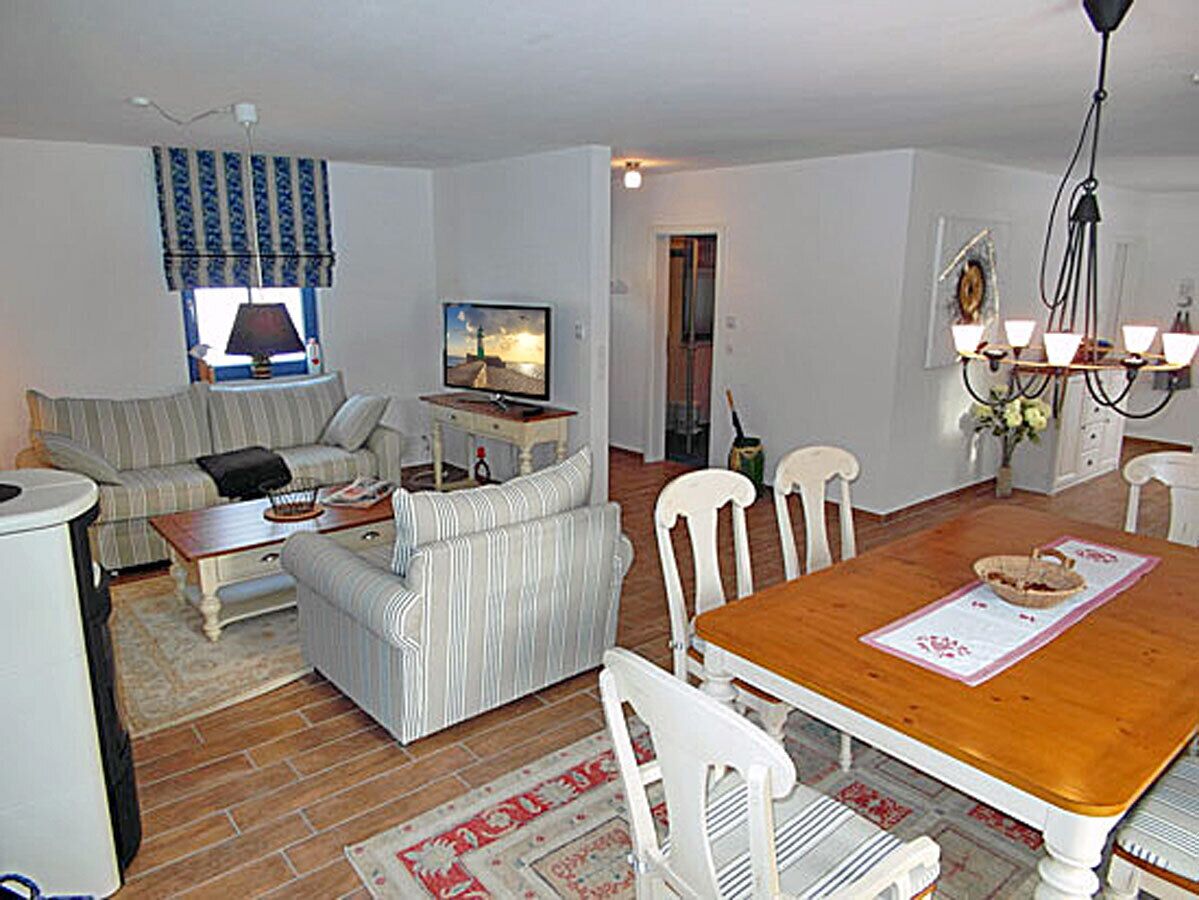 TV, fireplace, stereo
