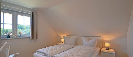 4 chambres, fer et planche à repasser, lit parapluie, Wi-Fi gratuit
