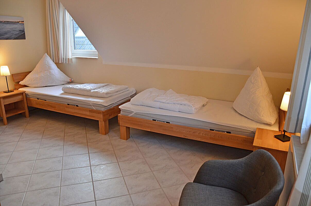 3 bedrooms, travel crib, WiFi (free)
