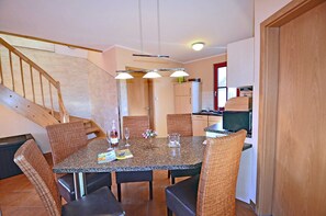 Dining - Vrbo Property (Glowe)