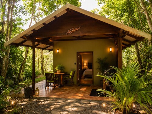 The Hut at Gunnadoo | Romantic Ocean View Rainforest Retreat