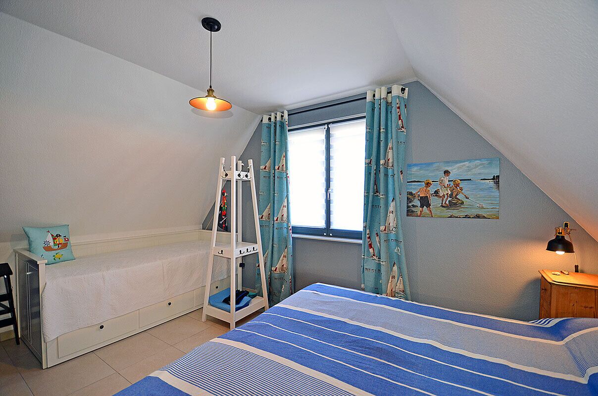 2 bedrooms, travel cot, free WiFi