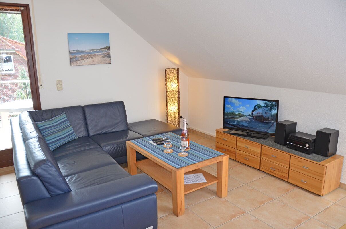 Fernseher, DVD-Player, Stereoanlage