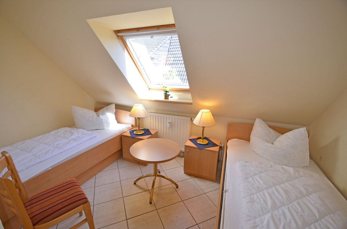 3 bedrooms, travel crib, WiFi (free)