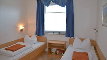 Travel crib, WiFi (free)