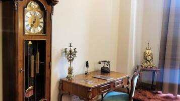 Dobbeltrom – deluxe, privat bad, byutsikt | Innvendig