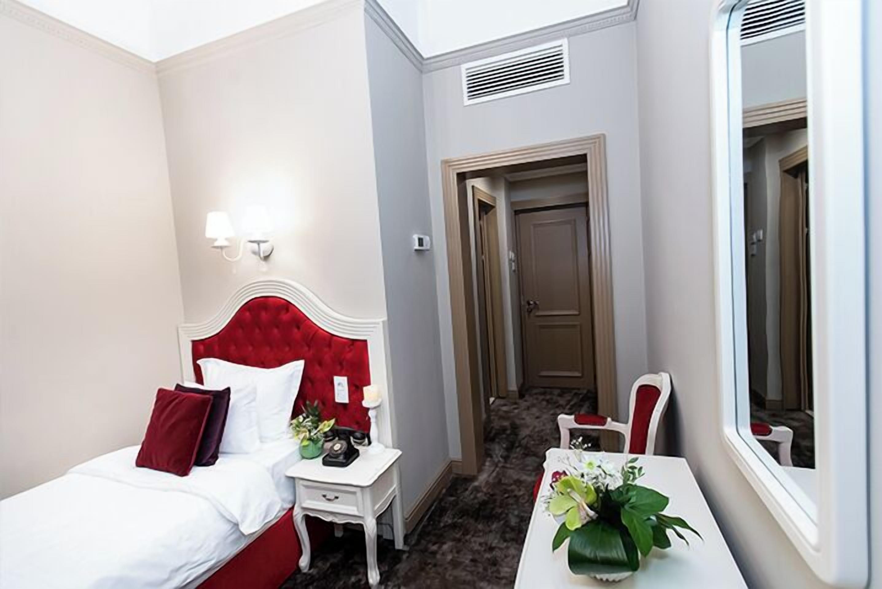 Ropa de cama de alta calidad y minibar 