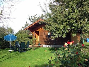 Property grounds - Bungalow, ground floor, quiet location near the coastal forest, about 300 m from the sandy beach (Altenkirchen)