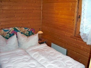 Room - Vrbo Property (Altenkirchen)