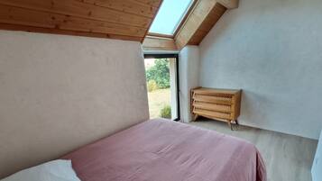 5 chambres, fer et planche à repasser, Wi-Fi, draps fournis
