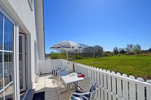 Outdoor dining - Vrbo Property (Breege)