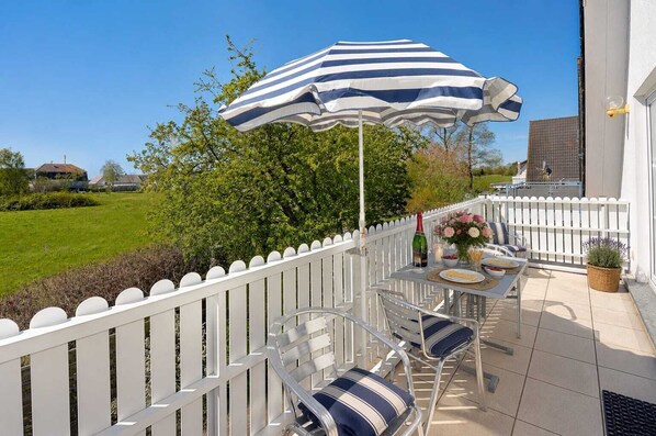 Outdoor dining - Vrbo Property (Breege)