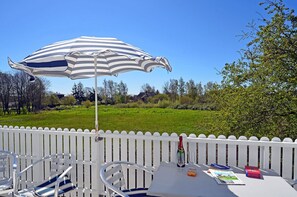 Outdoor dining - Vrbo Property (Breege)