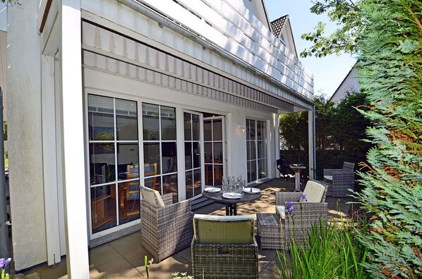 Outdoor dining - Vrbo Property (Breege)