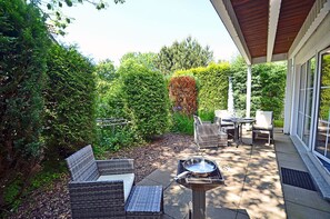 Outdoor dining - Vrbo Property (Breege)
