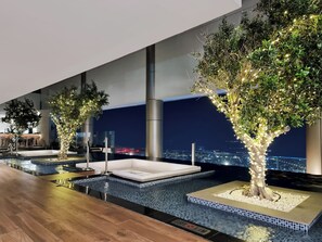 Pool - Gogoto10 Luxury 2BR Paramount 64F Infinity Pool (Dubai)