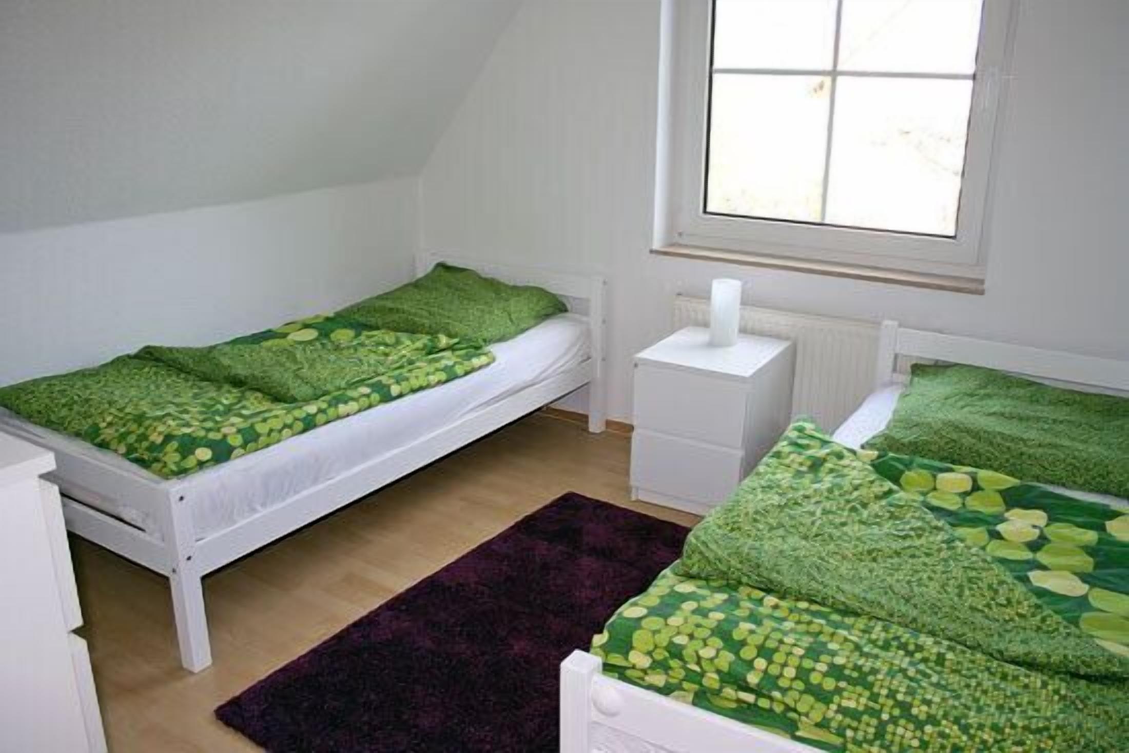 2 bedrooms, travel crib, WiFi (free)