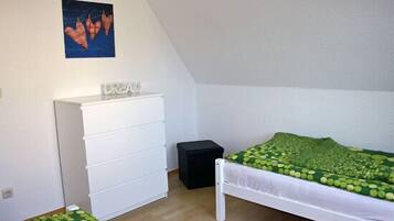 2 Schlafzimmer, Reisekinderbett, kostenloses WLAN