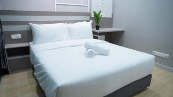Apartment, Balcony, City View | Desk, laptop workspace, soundproofing, iron/ironing board