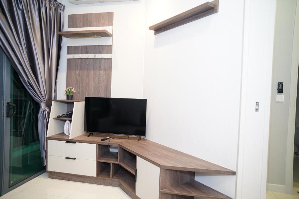 Apartment, 1 Queen Bed with Sofa bed, Balcony, City View | Interior