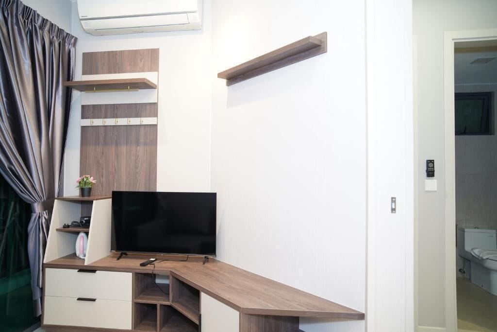 Apartment, 1 Queen Bed with Sofa bed, Balcony, City View | Interior