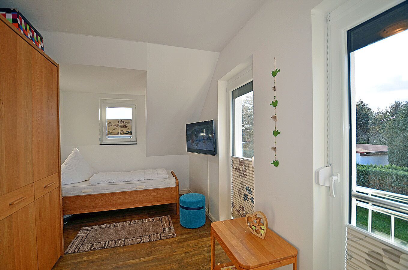 2 bedrooms, iron/ironing board, travel crib, WiFi (free)
