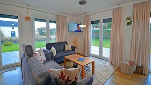 TV, peis, bordtennis og bøker