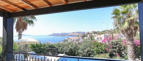 Villa, 2 Bedrooms, Sea View | Property grounds