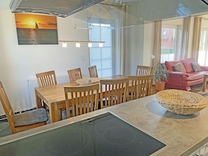 Dining - Quiet, central location, about 400 meters from the Baltic Sea beach, 3 bedrooms, sleeps up to 8 people (Glowe)