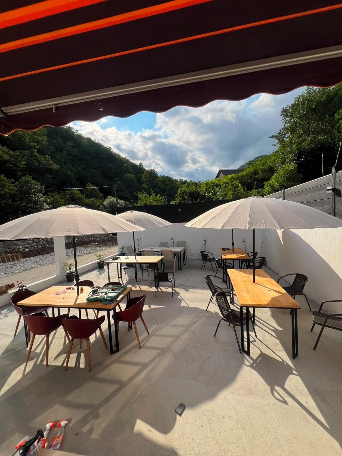 Outdoor dining