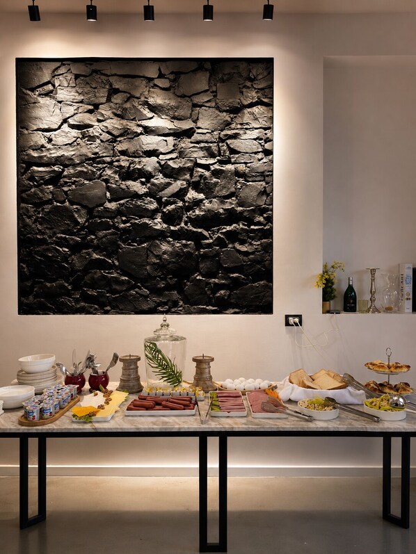 Daily buffet breakfast for a fee