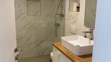 Departamento, 3 habitaciones, vista al mar | Baño