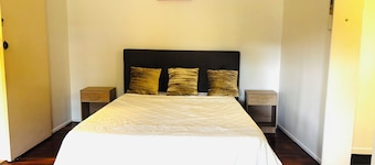 2-bedroom house in tranquil Rockhampton with Pool