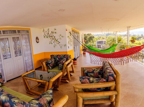 Meraki is a Luxury Villa with pool, jacuzzi & Stunning Mountain Views