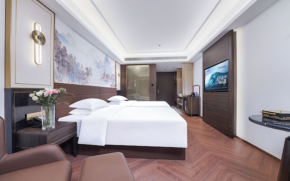 Desk, laptop workspace, blackout drapes, soundproofing - Metropolo Hotel - Changsha Taskin Plaza (Changsha)