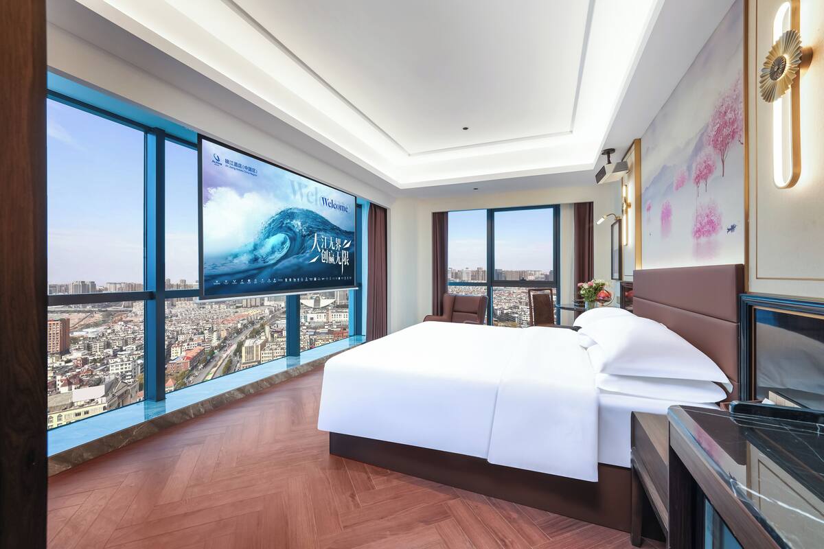 Basic Double Room Single Use, City View | Desk, laptop workspace, blackout drapes, soundproofing